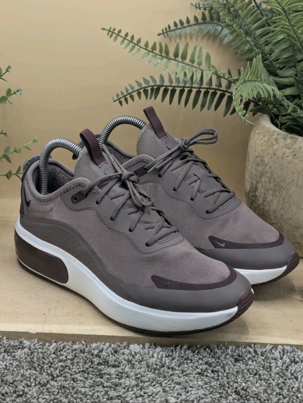 Nike Air Max Dia Plum Eclipse Women's Size 8.5 Running Sport Gym Walking Shoes